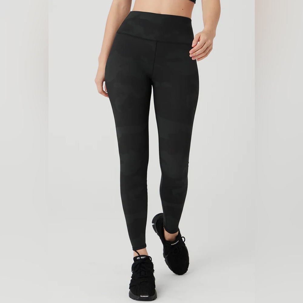 Alo Yoga Camo Vapor leggings